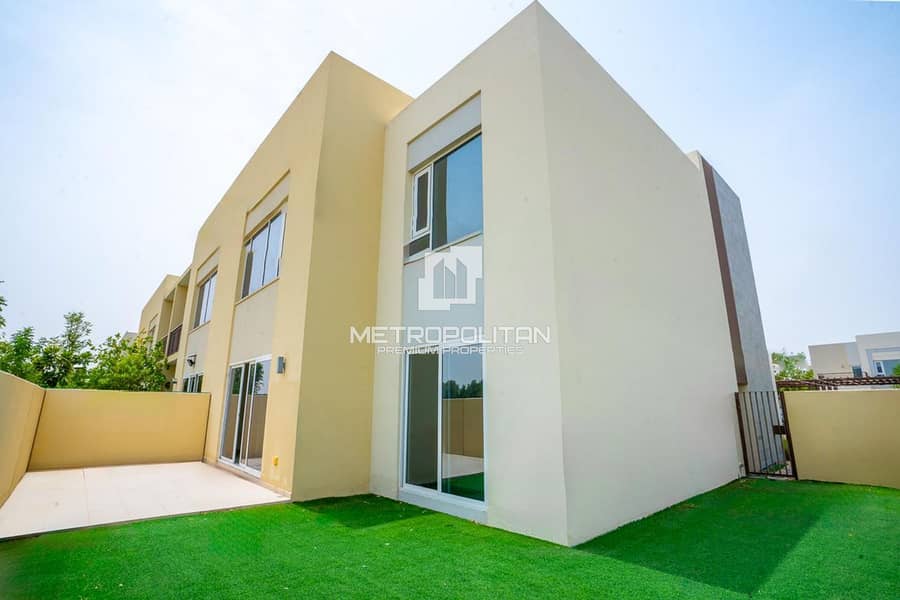 Beautiful Garden |Close to Pool | Chiller Free