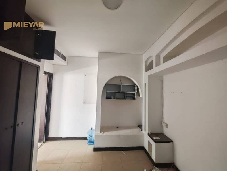 Distinctive Family Villa for Rent in Al Quoz First | Prime Central Location - Image 8