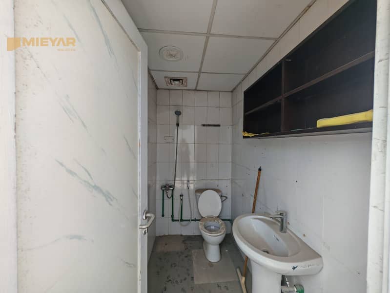 Distinctive Family Villa for Rent in Al Quoz First | Prime Central Location - Image 43