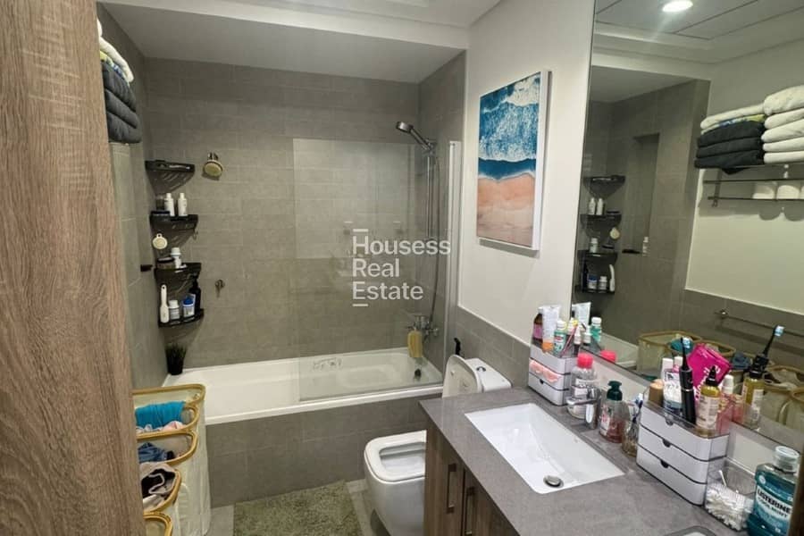 Spacious | MId floor | Vacant - Image 11