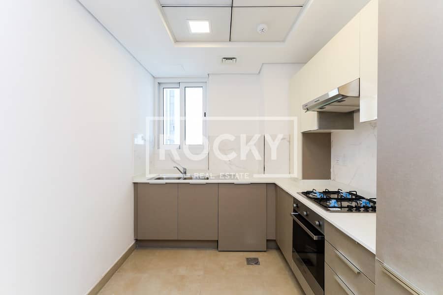 Spacious Layout | kitchen appliances| Brand new