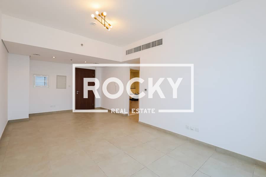 Closed and Fitted Kitchen | Brand New Apartment