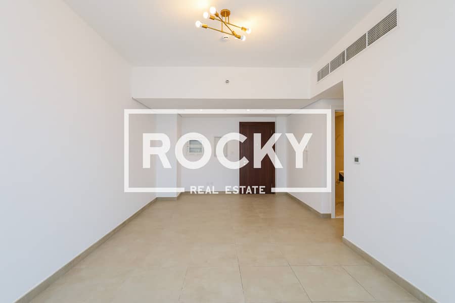 Closed and Fitted Kitchen | Brand New Apartment