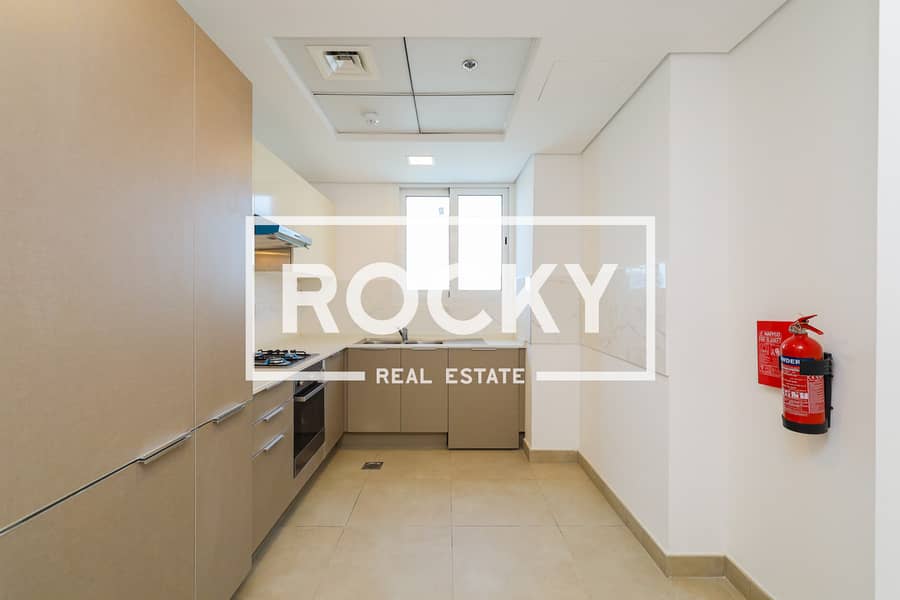 Closed and Fitted Kitchen | Brand New Apartment - Image 6