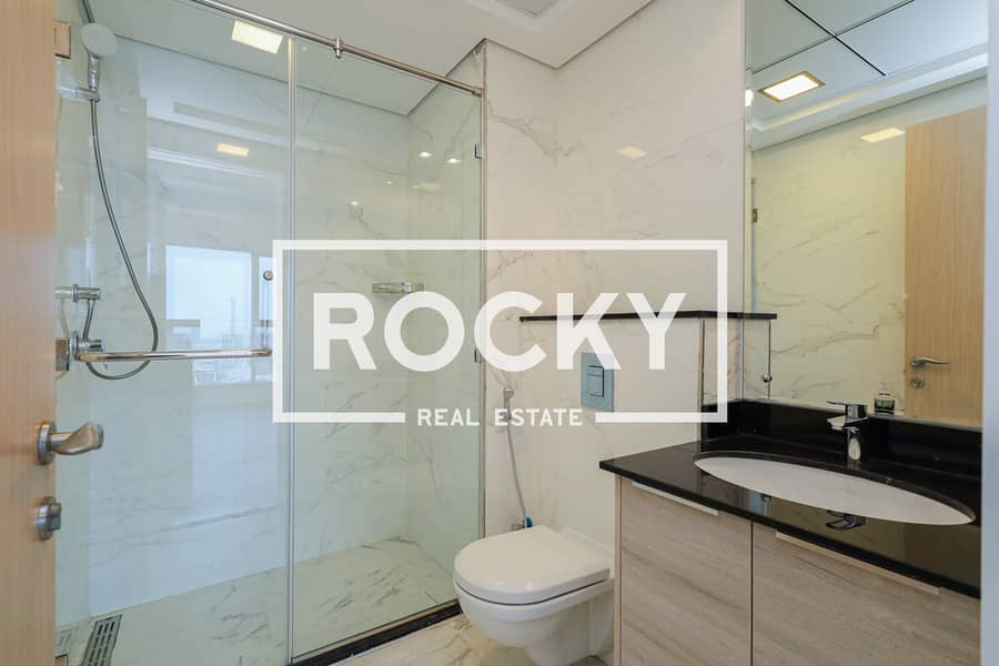 Closed and Fitted Kitchen | Brand New Apartment - Image 11