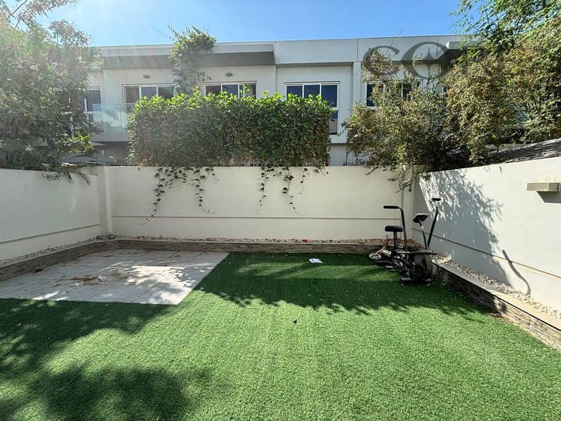 3 br Townhouse in Mudon | Large Landscaped Garden