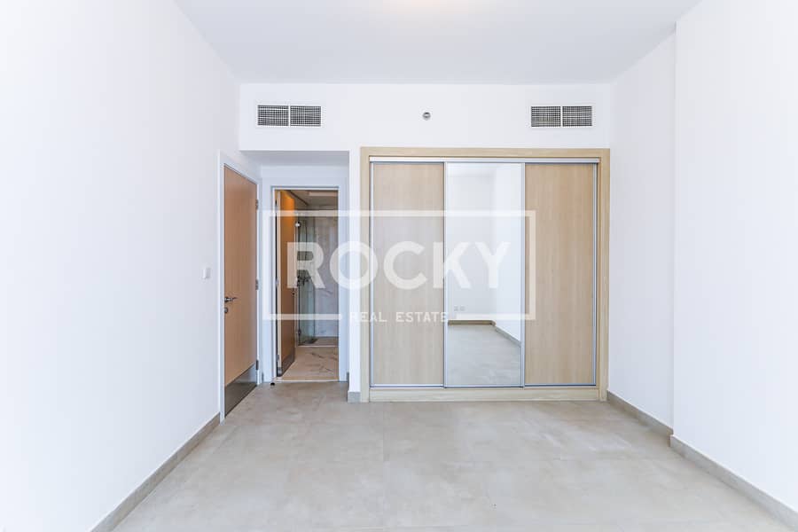 Spacious 2 Bedroom | Brand New | Prime location - Image 8