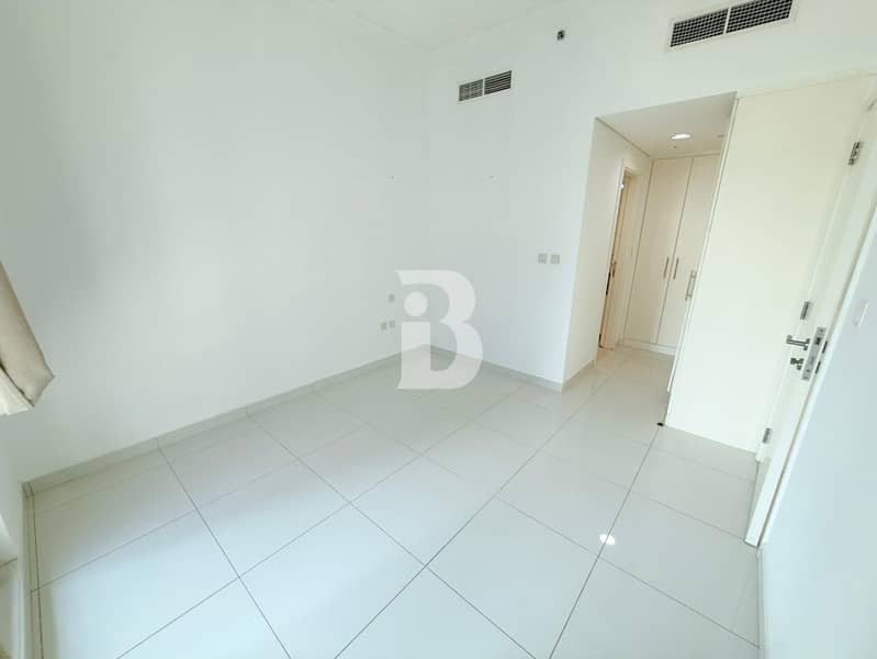 CLASSY 1BR | HIGH FLOOR | SPACIOUS | BEST DEAL - Image 6