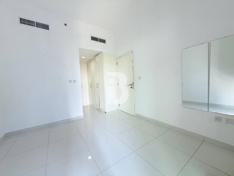 CLASSY 1BR | HIGH FLOOR | SPACIOUS | BEST DEAL - Image 7