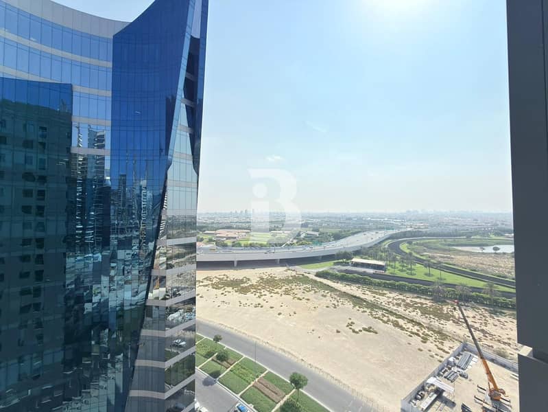 CLASSY 1BR | HIGH FLOOR | SPACIOUS | BEST DEAL - Image 12