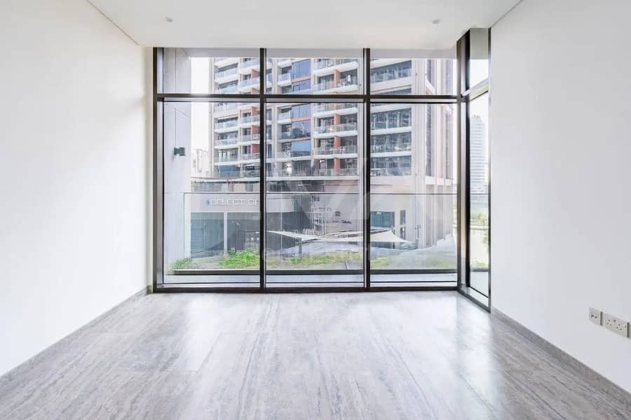 Vacant | Unfurnished | Fully Equipped Kitchen