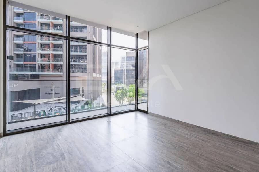 Vacant | Unfurnished | Fully Equipped Kitchen