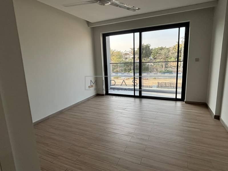 5BR/Spacious /Big Balcony/Close to Park/Close to School/Perfect for Family Living