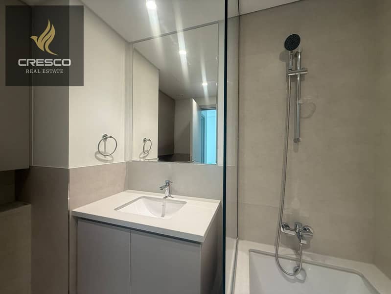 Prime Location | Elegant Unit | Waterfront Living - Image 10