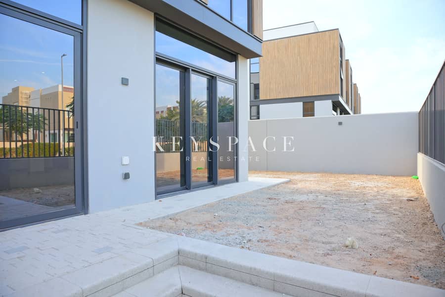 ELEGANT 4BR VILLA l G + 1 FLOOR l BRAND NEW l SINGLE ROW - Image 32