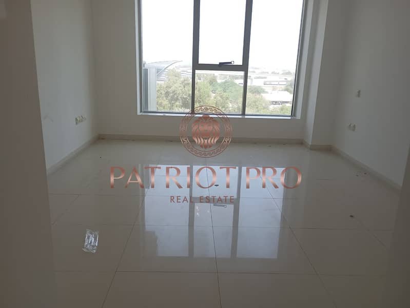 Spacious 2 BR Apartment in Barsha Heights - Image 9