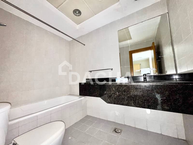 Available | Unfurnished | Canal/Burj Khalifa View - Image 8