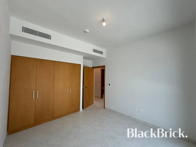 Poolside Family Home | Premium amenities - Image 12