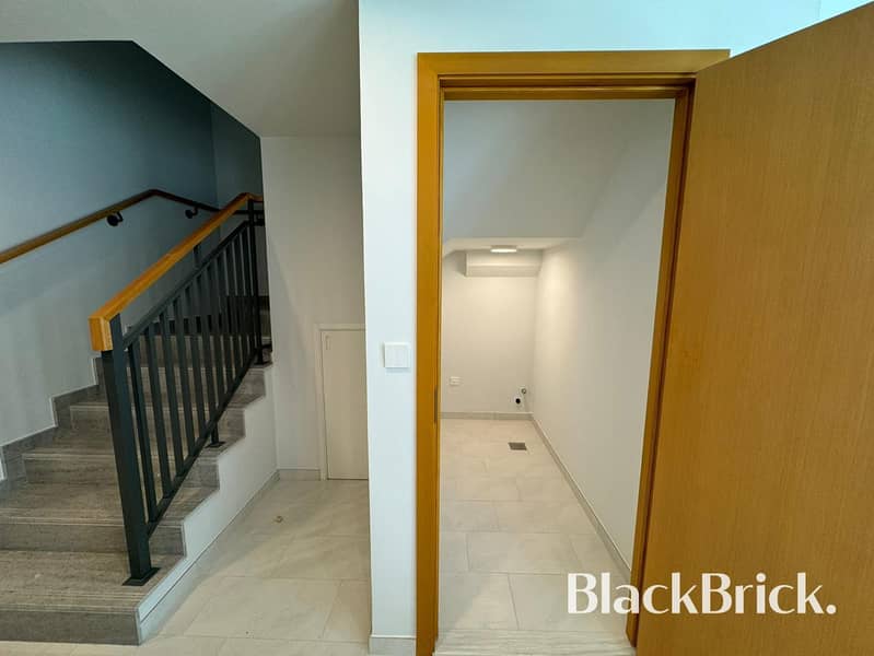 Poolside Family Home | Premium amenities - Image 16