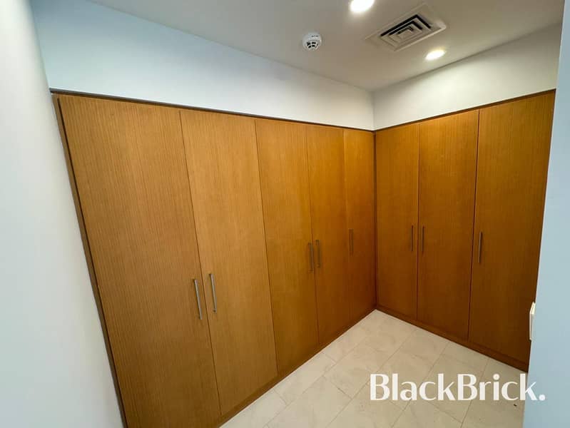 Poolside Family Home | Premium amenities - Image 18