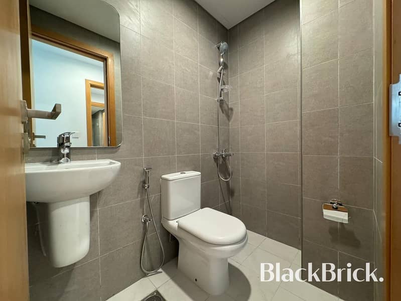 Poolside Family Home | Premium amenities - Image 32