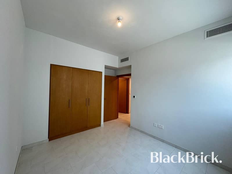 Poolside Family Home | Premium amenities - Image 37