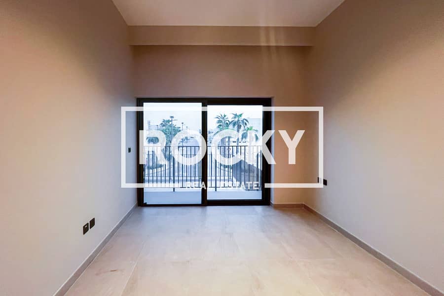 Spacious 3BR Plus Maids Room | Ideal Location