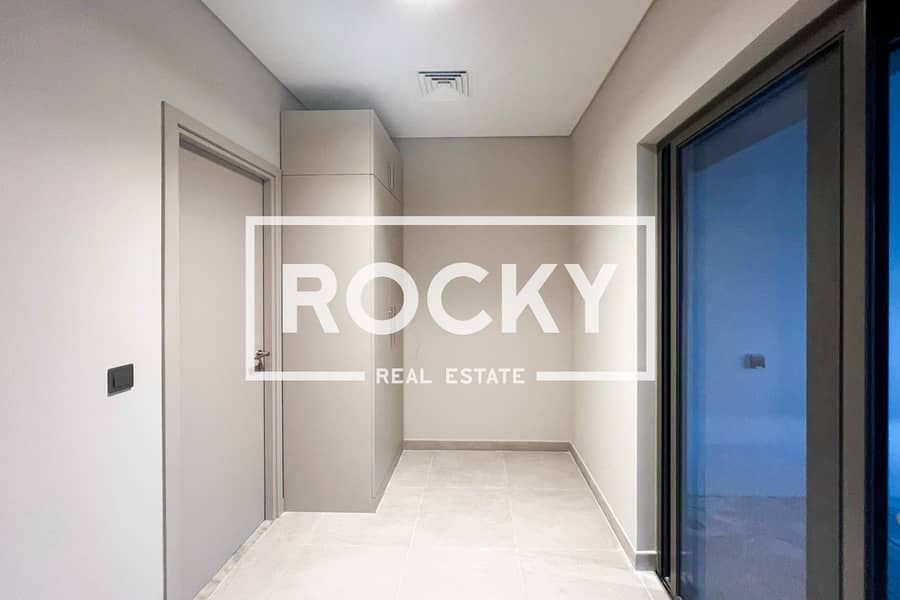 Spacious 3BR Plus Maids Room | Ideal Location