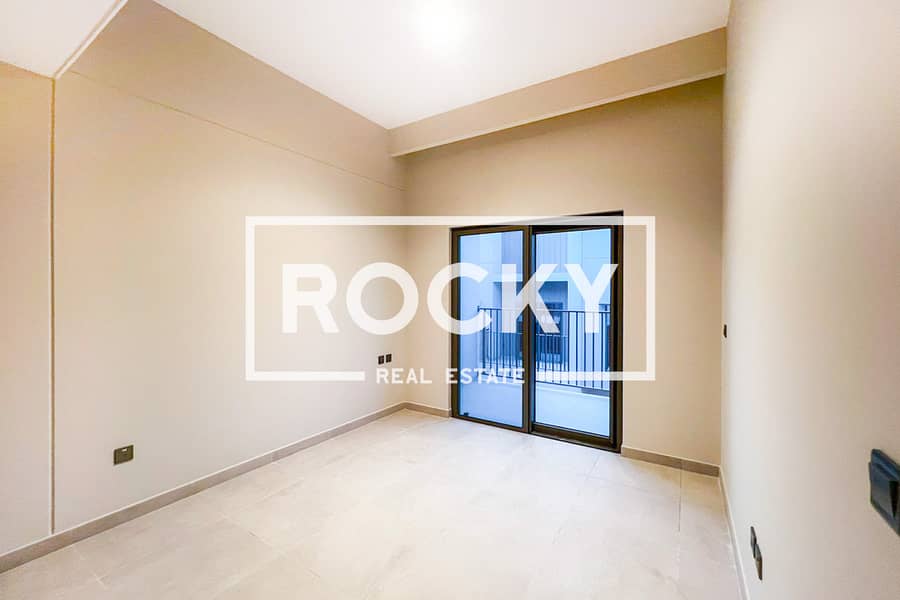 Spacious 3BR Plus Maids Room | Ideal Location - Image 8