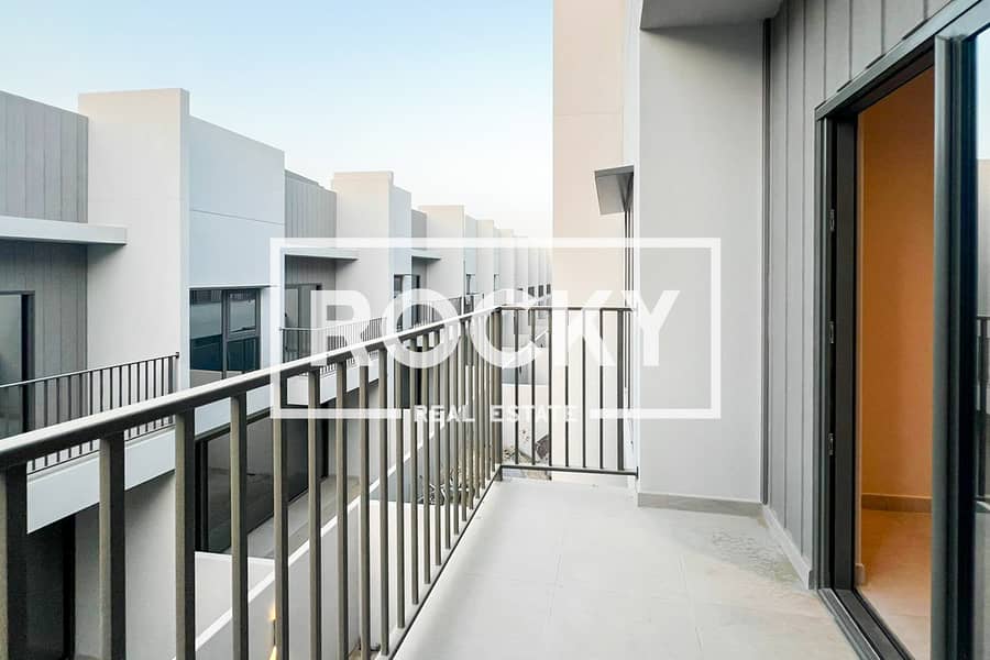 Spacious 3BR Plus Maids Room | Ideal Location - Image 14