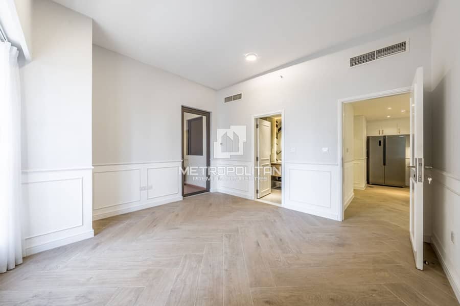 Marina Skyline View | Upgraded | Spacious Layout - Image 12