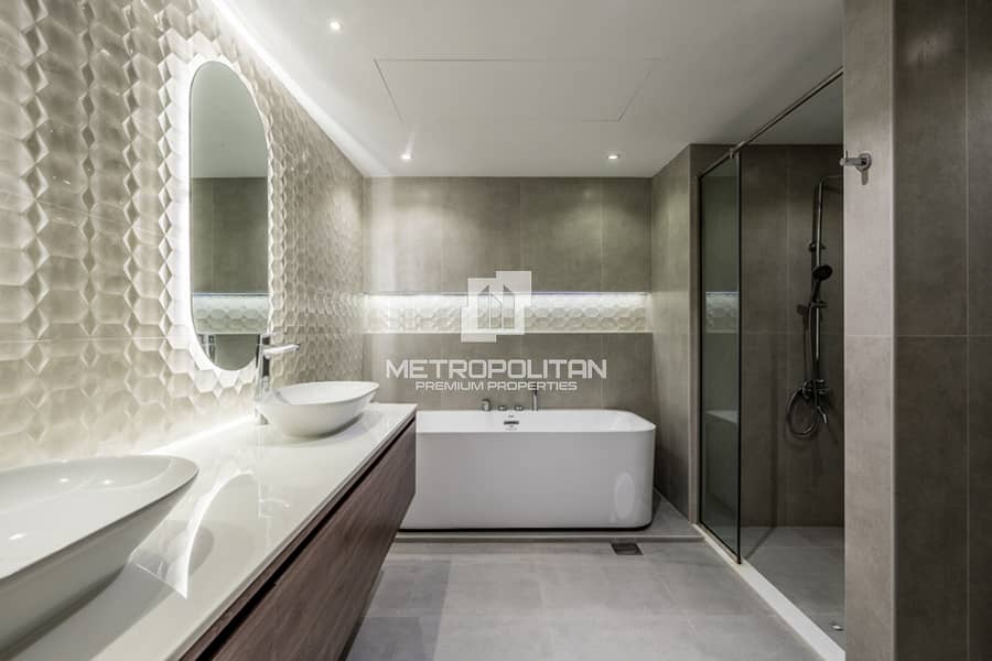 Marina Skyline View | Upgraded | Spacious Layout - Image 20