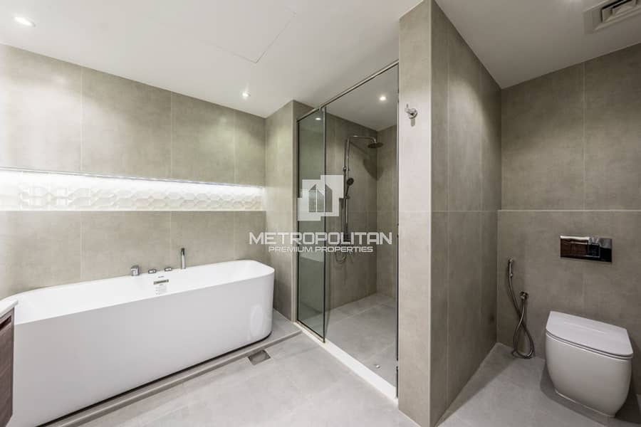 Marina Skyline View | Upgraded | Spacious Layout - Image 21