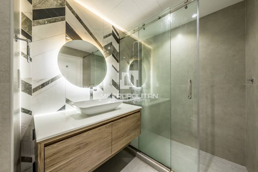 Marina Skyline View | Upgraded | Spacious Layout - Image 24