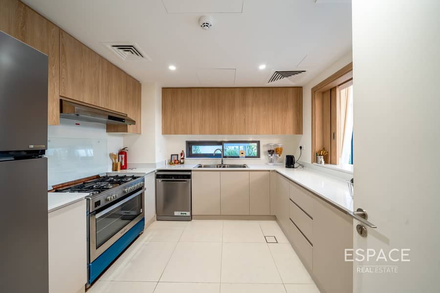 Vastu | Vacant | Landscaped | Furnished - Image 7