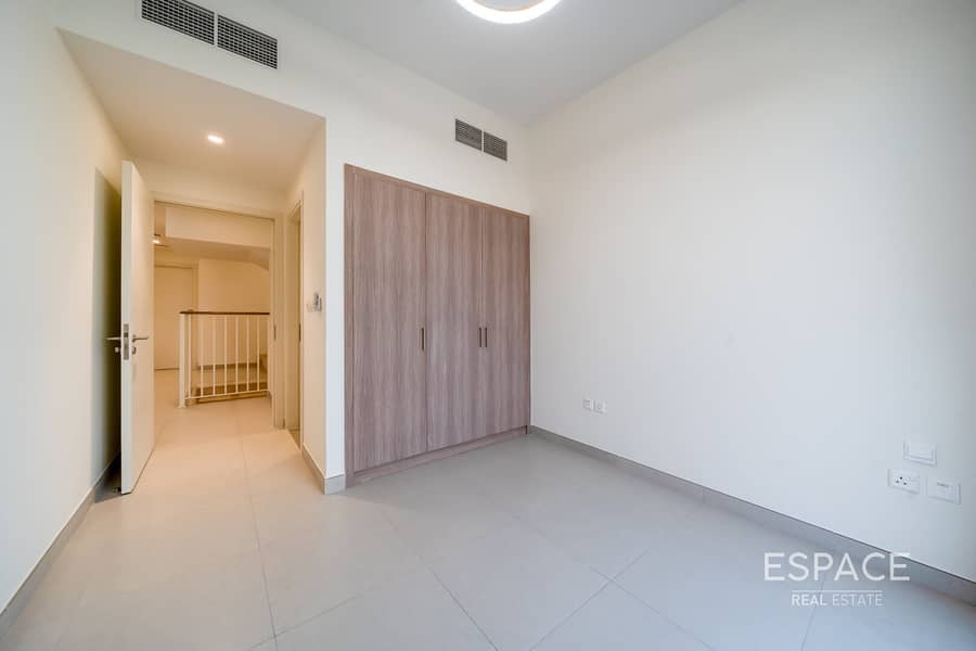 Vastu | Vacant | Landscaped | Furnished - Image 10