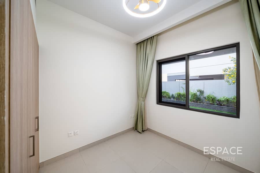 Vastu | Vacant | Landscaped | Furnished - Image 12