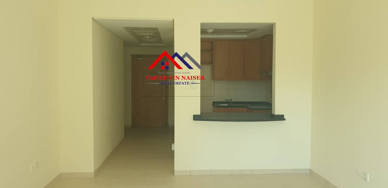 NEXT TO METRO L SHA PE BALCONY STUDIO FLAT FOR SALE - Image 8