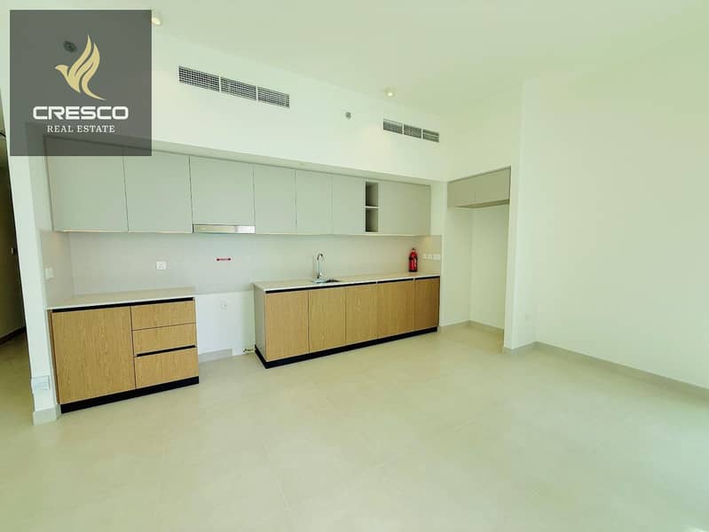 Luxurious | Waterfront Living | Prime Location