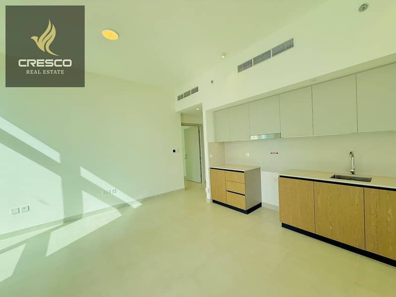 Luxurious | Waterfront Living | Prime Location