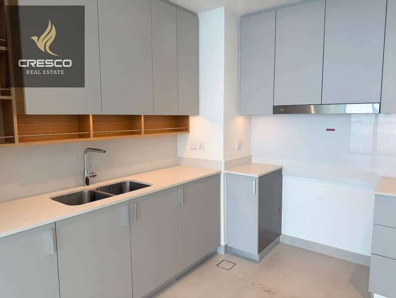 High End | Waterfront Living | Prime Location - Image 6