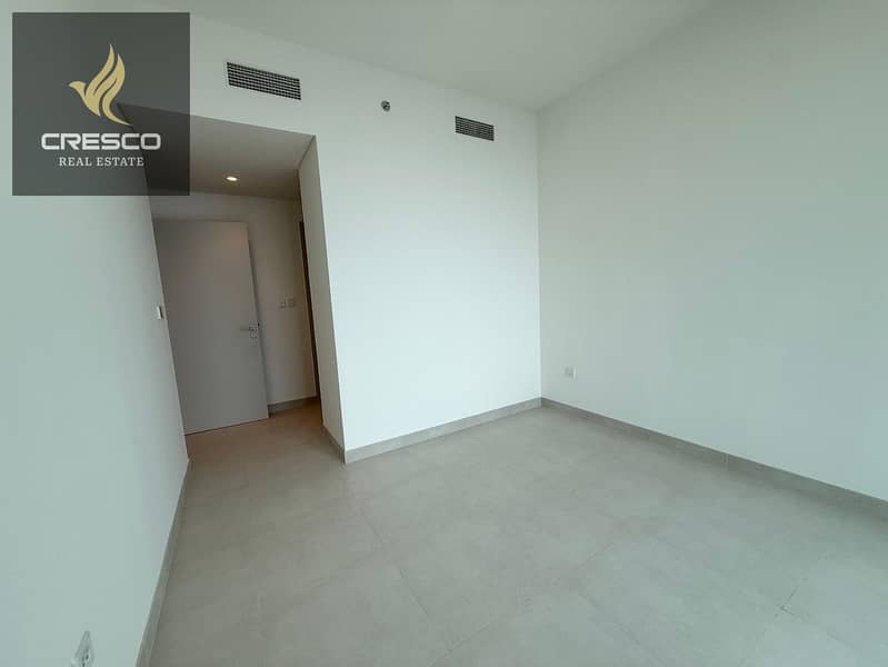 High End | Waterfront Living | Prime Location - Image 13