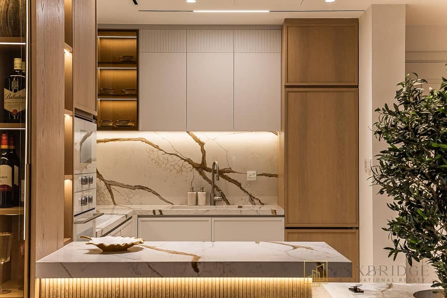 Vacant | Sea View | Prime Location - Image 6