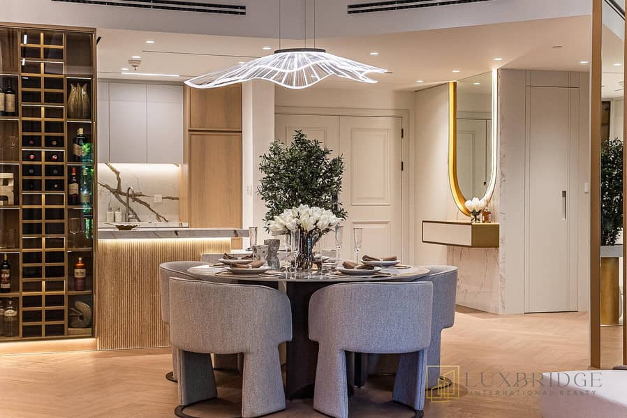 Vacant | Sea View | Prime Location - Image 10