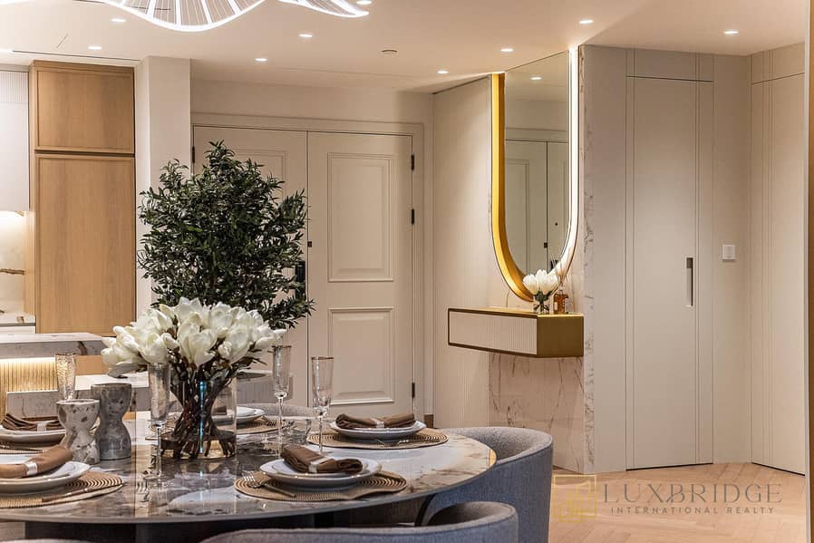 Vacant | Sea View | Prime Location - Image 11