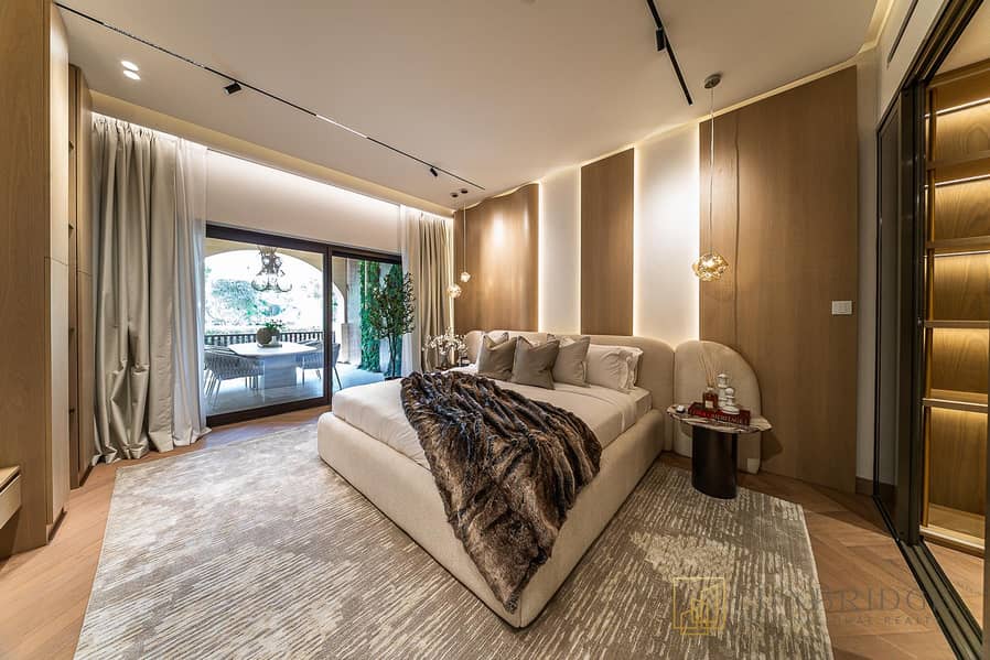 Vacant | Sea View | Prime Location - Image 13