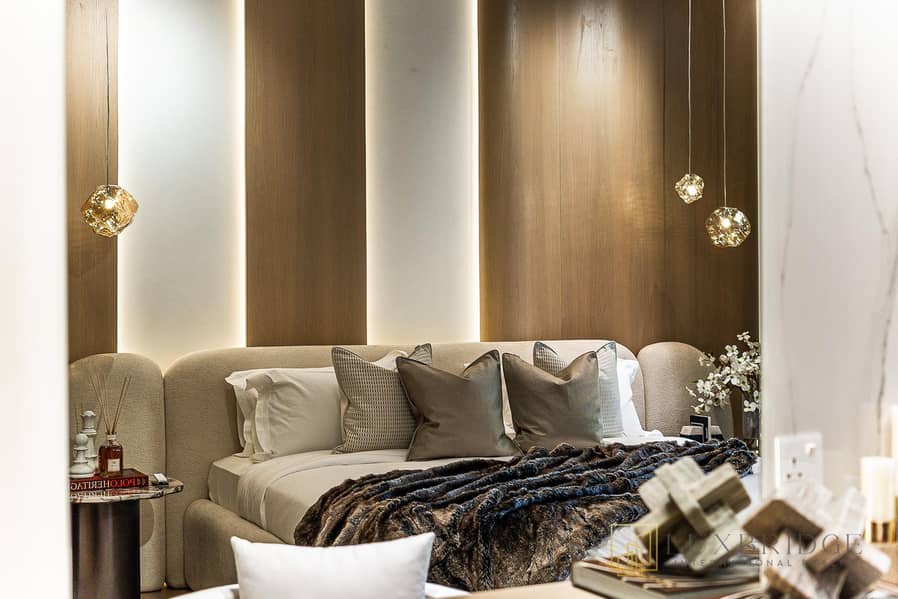 Vacant | Sea View | Prime Location - Image 16