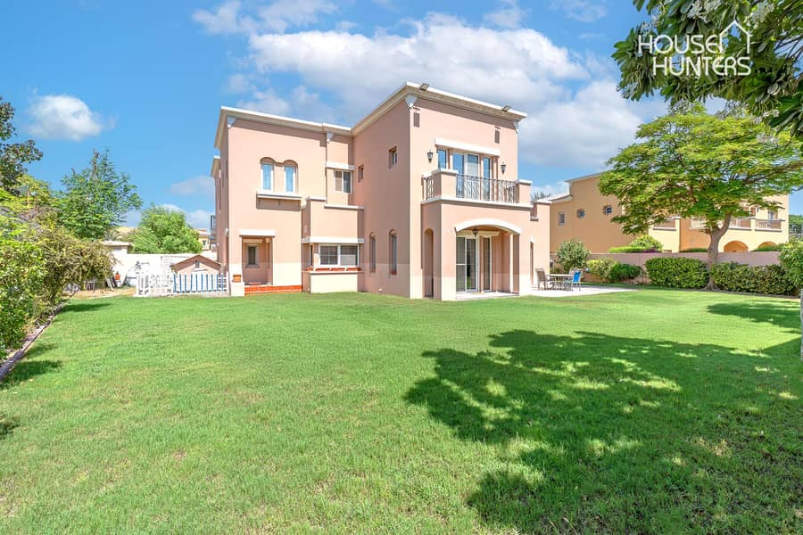 Stunning home| Large plot| Upgraded