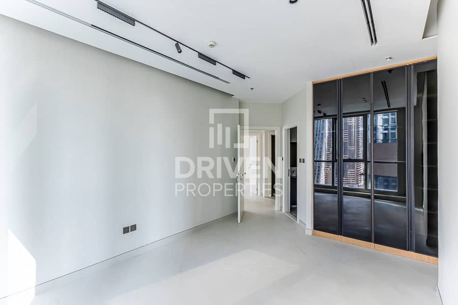 Fully Renovated | Amazing Marina View | Big Layout - Image 7