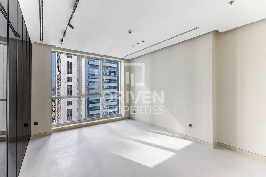 Fully Renovated | Amazing Marina View | Big Layout - Image 11